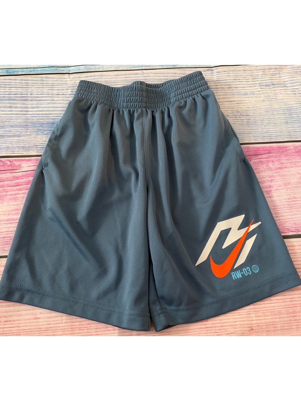 Nike Russell Wilson RW3 Boys Gray Athletic Shorts Size Small (8-10) EUC